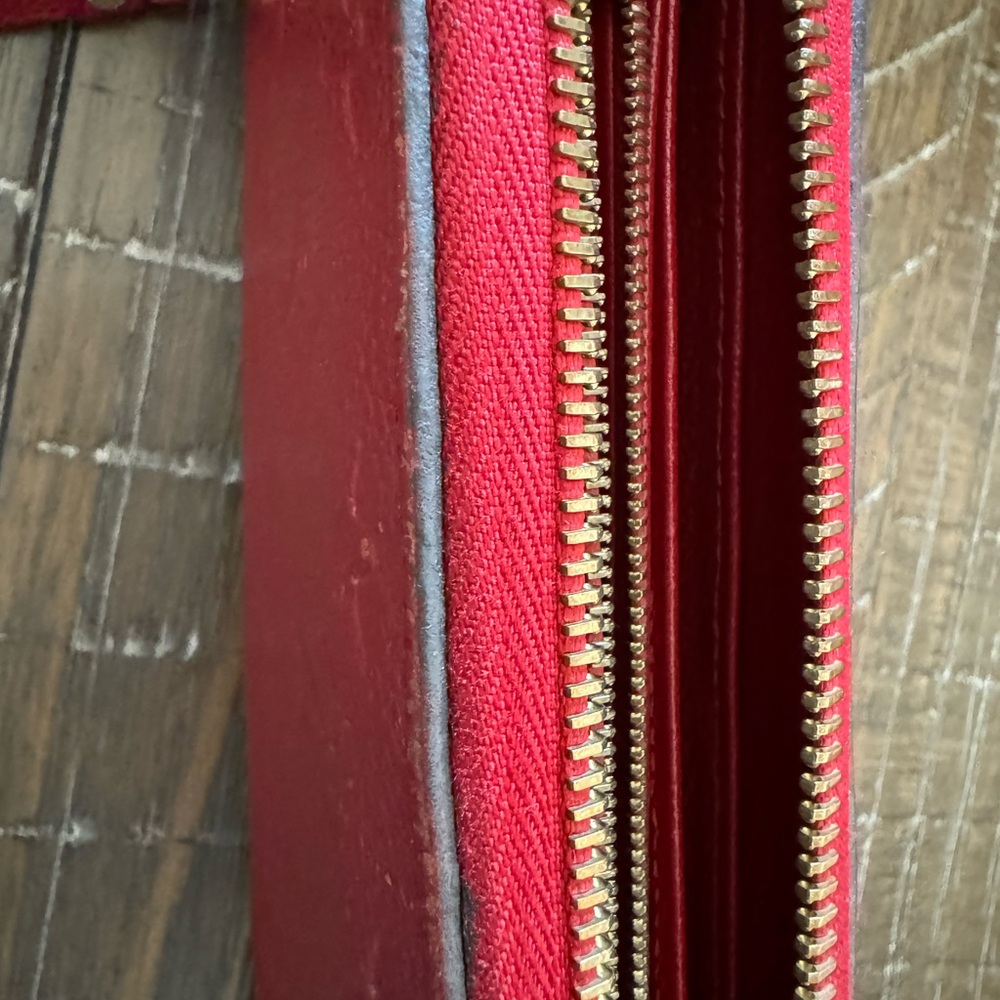 LOUIS VUITTON Red zippy Wallet - Picture 7 of 16